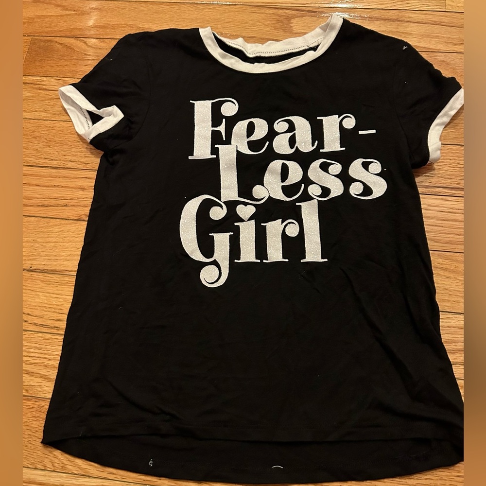 Girls “Fearless Girl” Short Sleeve Justice Shirt Size 7 (Glitter Writing)